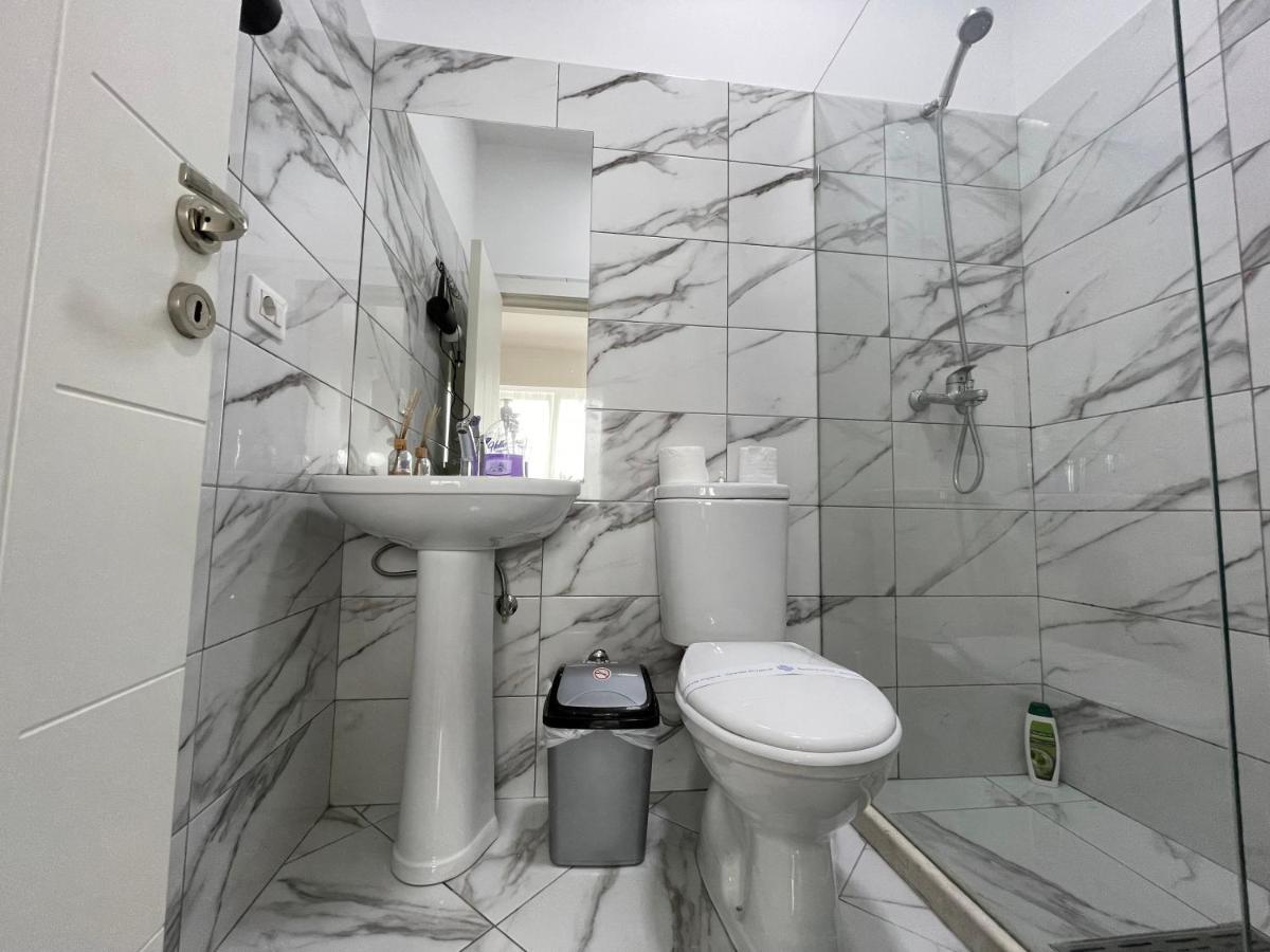 Bricks Studio Apartments Тирана Екстериор снимка