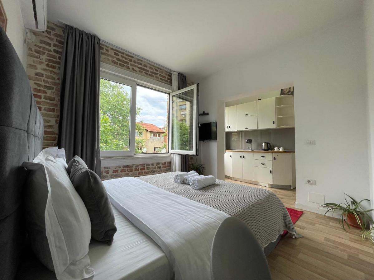 Bricks Studio Apartments Тирана Екстериор снимка
