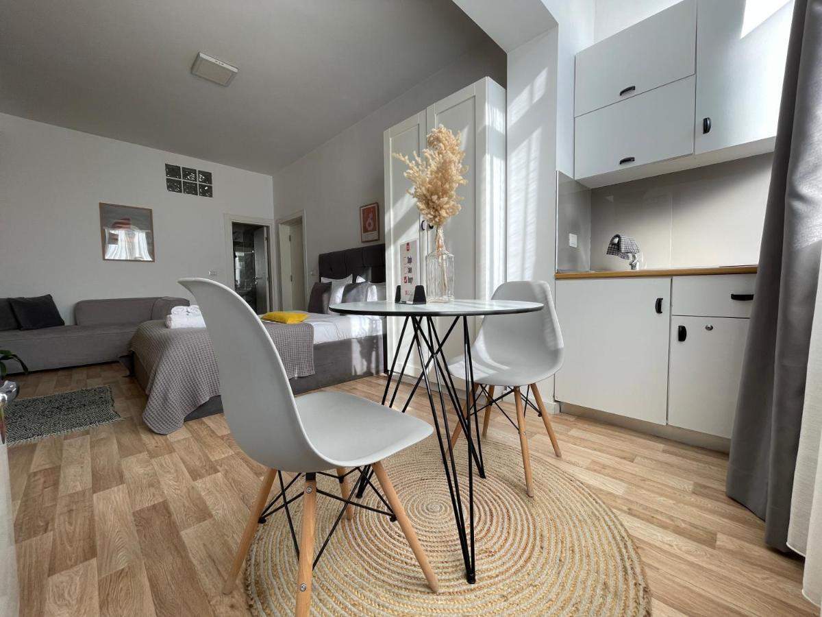 Bricks Studio Apartments Тирана Екстериор снимка