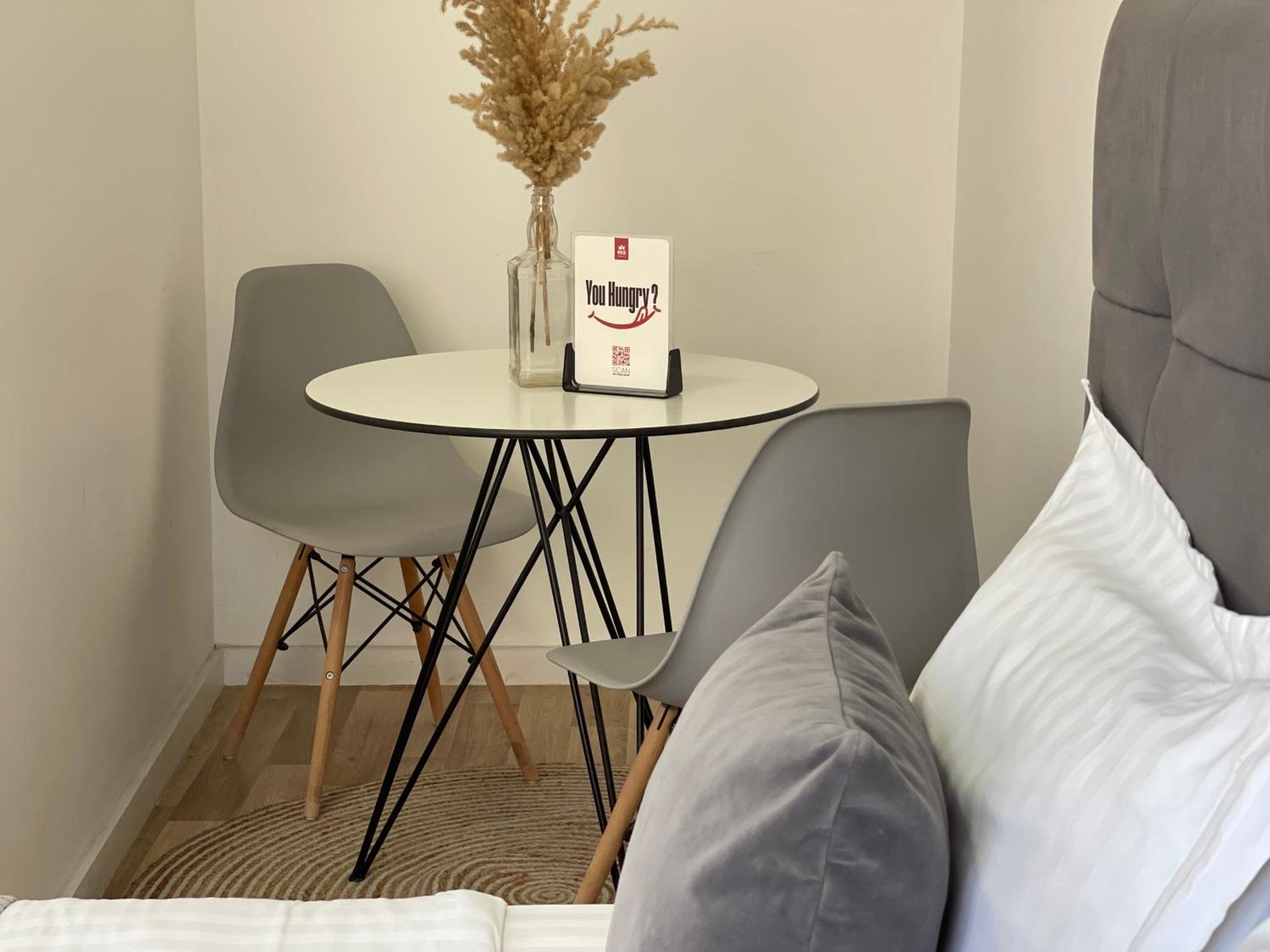 Bricks Studio Apartments Тирана Екстериор снимка