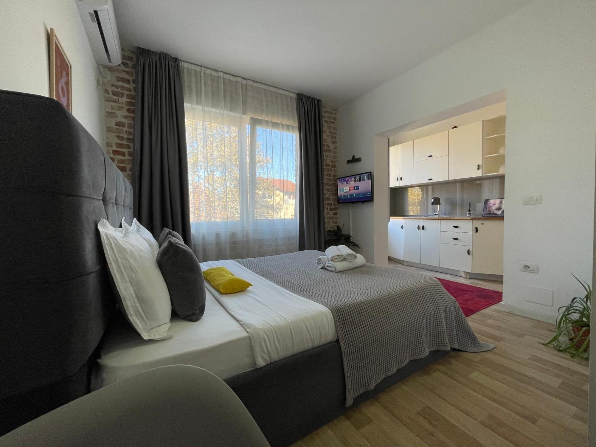 Bricks Studio Apartments Тирана Екстериор снимка