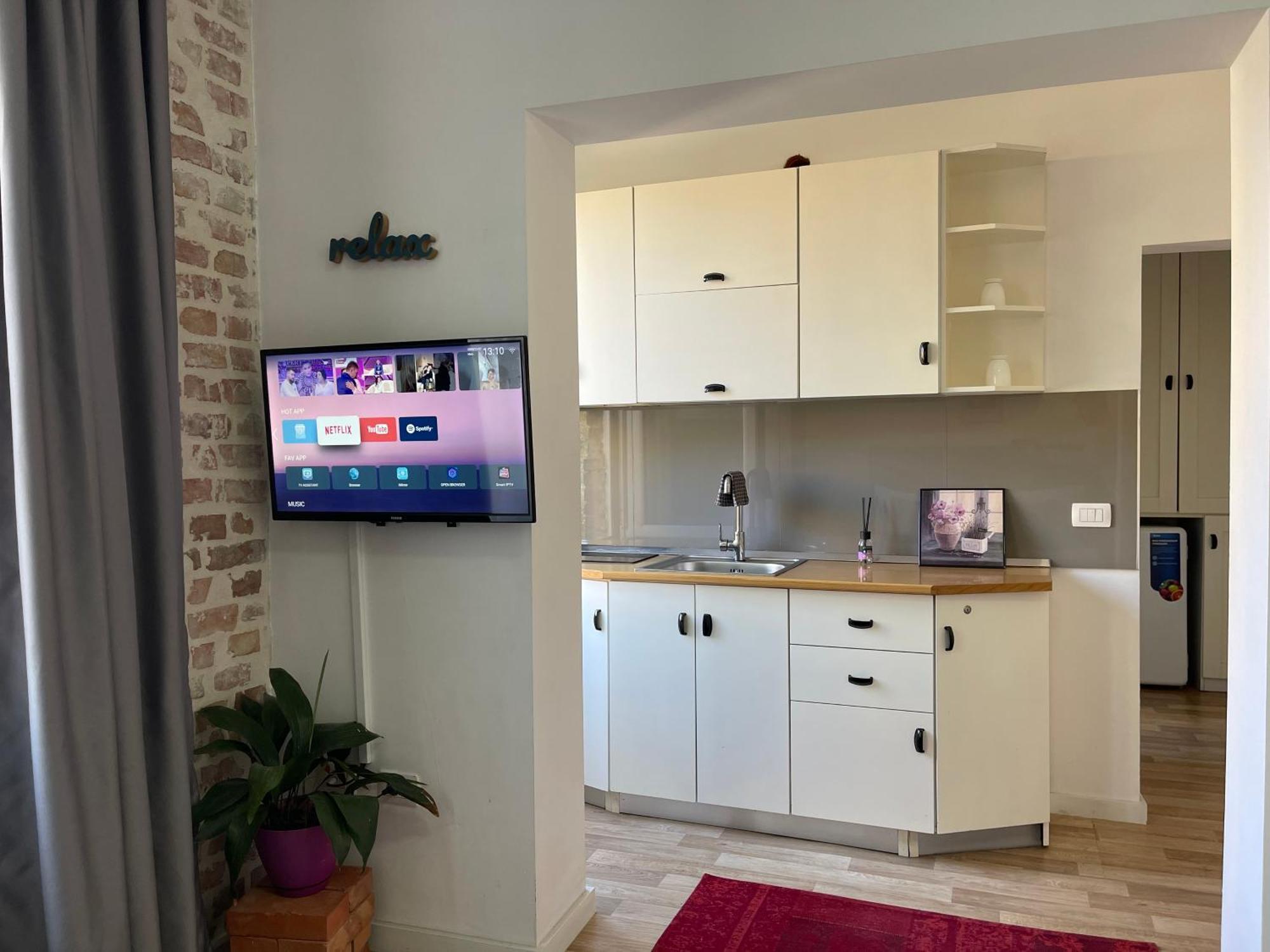 Bricks Studio Apartments Тирана Екстериор снимка