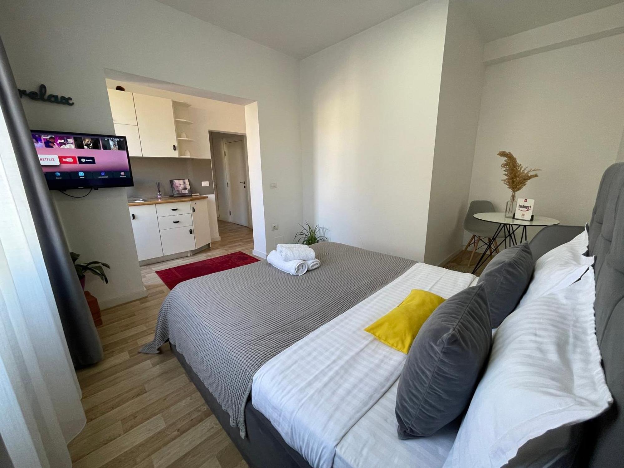 Bricks Studio Apartments Тирана Екстериор снимка