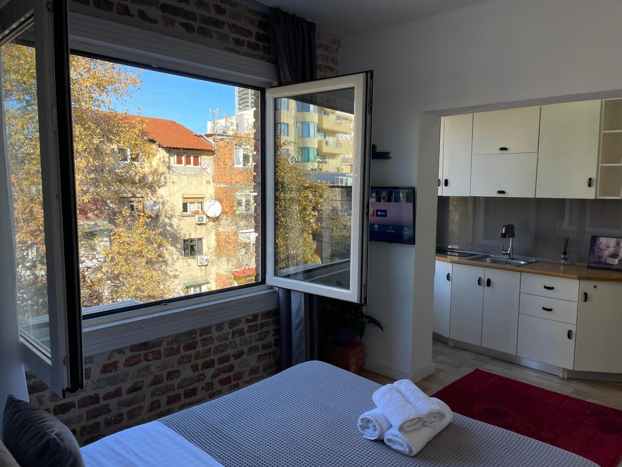 Bricks Studio Apartments Тирана Екстериор снимка